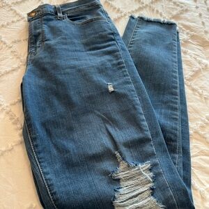 Levi’s 720 High Rise Super Skinny Distressed Women’s Jeans Size 29